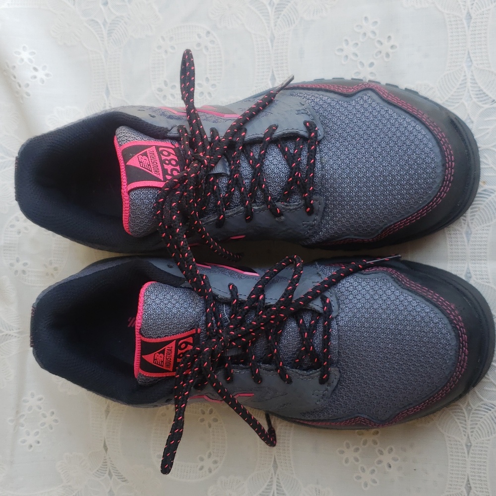 Women's 6.5 NewBalance Industrial 589 V1 composite toe work shoes sneakers